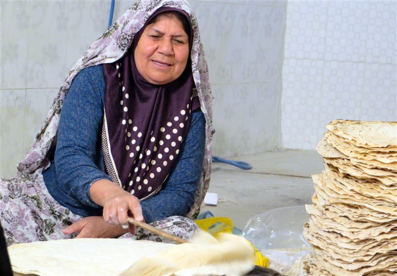  جشنواره نان محلی در شهرستان دشتی برگزار شد