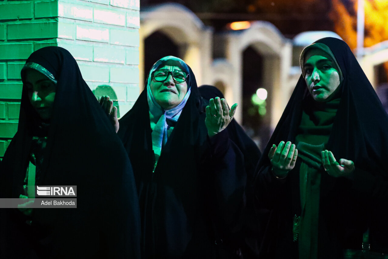 دعای توسل برای سلامتی رییس جمهور در بوشهر برگزار شد