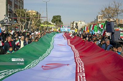 ملت شکست ناپذیر هرگز زانو نمی زند