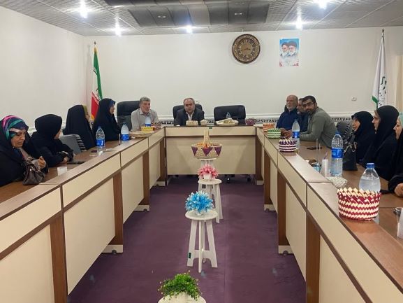 تجلیل از بانوان فعال صنایع‌دستی در دشتستان / تأکید بر تشکیل تعاونی‌ها و توسعه صادرات
